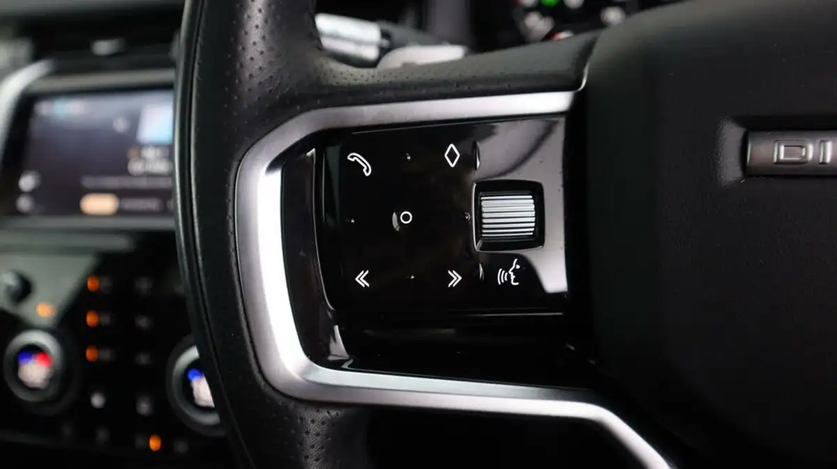 2021-land-rover-discovery-sport-15-p300e-r-dynamic-se-big-21
