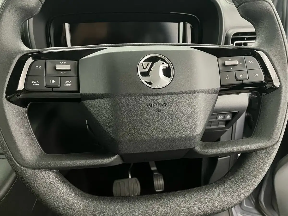 2024-vauxhall-combo-life-e-design-xl-big-15