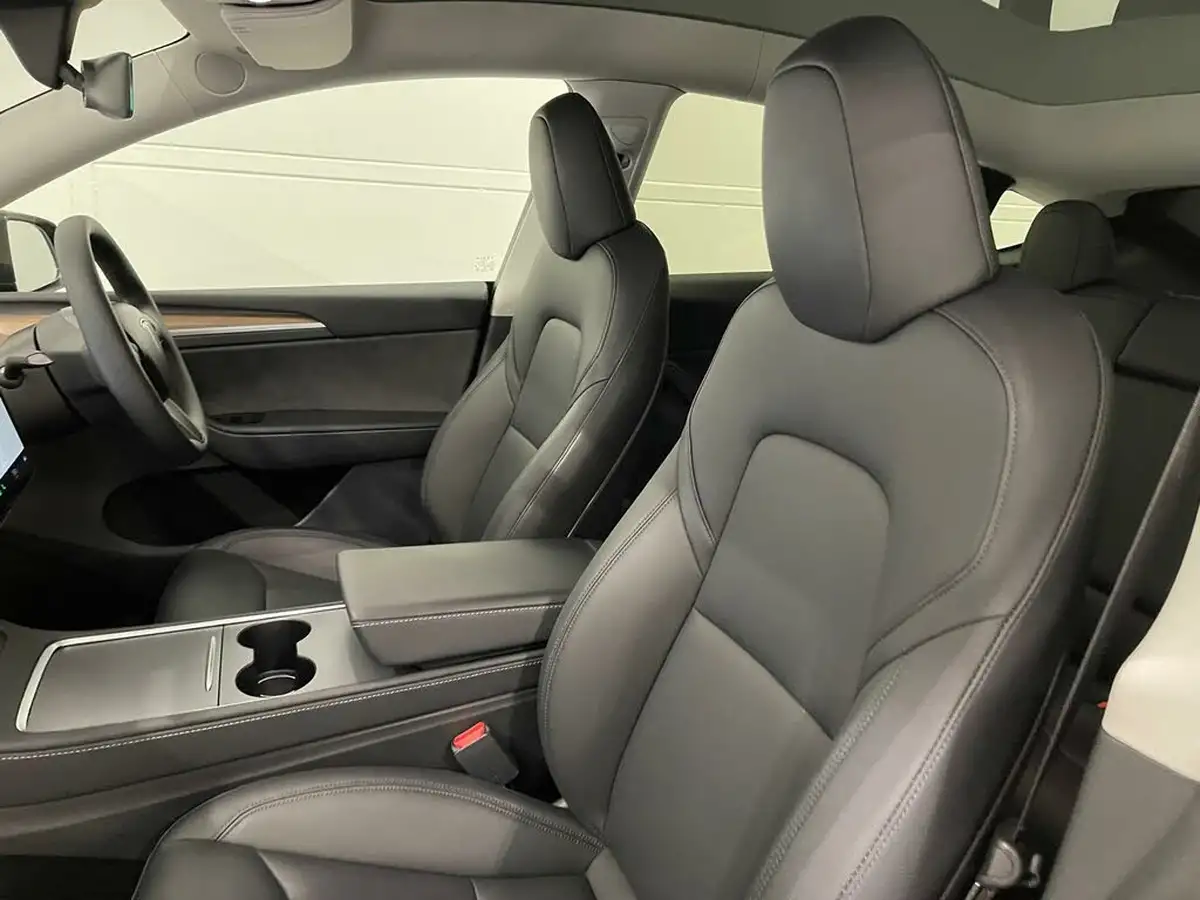 2024-tesla-model-y-e-performance-big-34