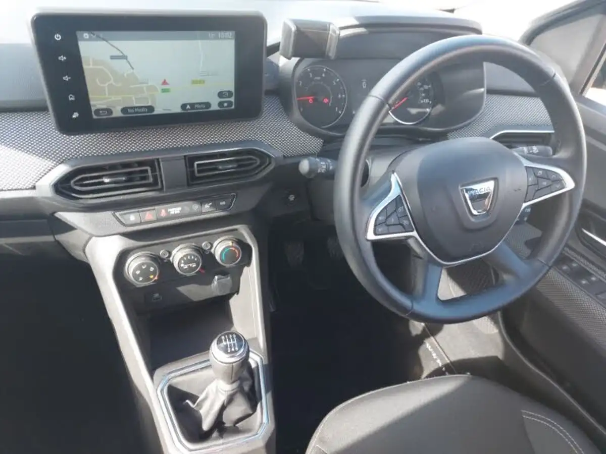 2022-dacia-sandero-10-tce-comfort-90bhp-big-9