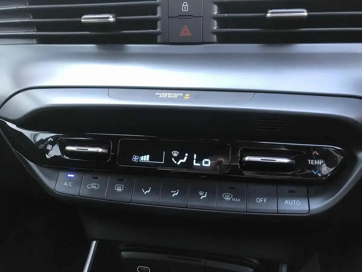 2025-hyundai-bayon-10-t-gdi-premium-100ps-7dct-big-17