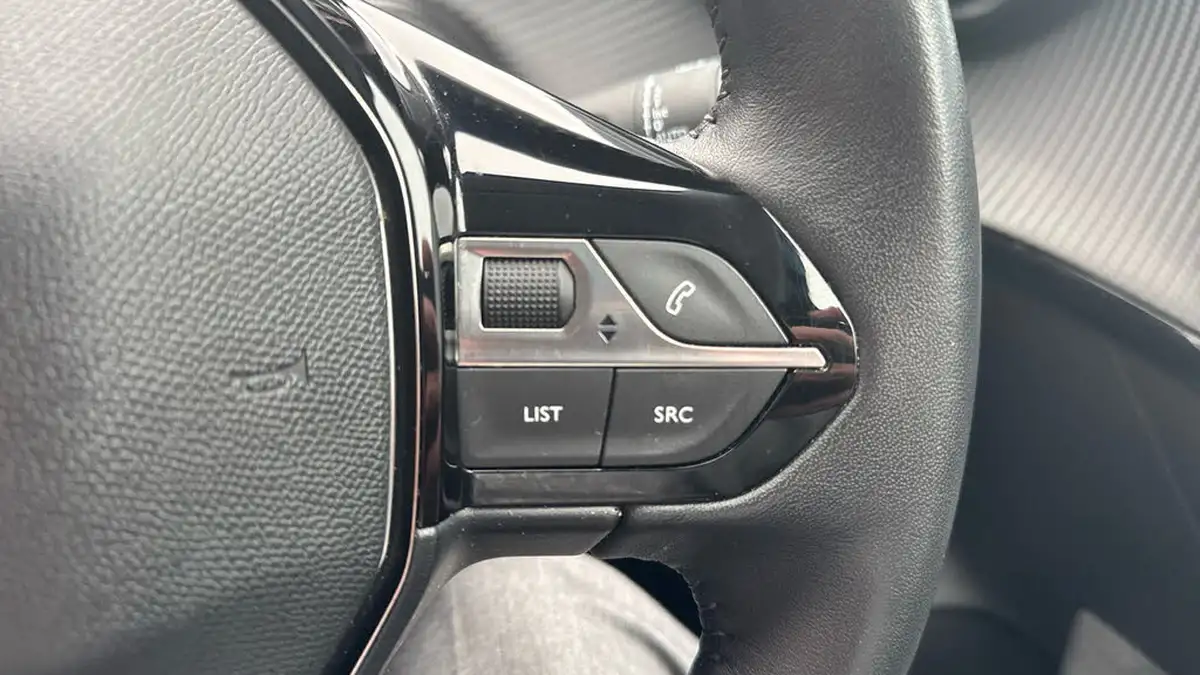 2023-peugeot-208-12-puretech-active-premium-75ps-big-23