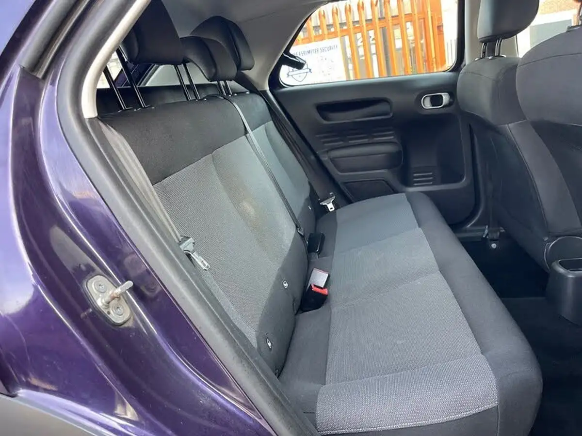 2015-citroen-c4-cactus-16bluehdi-feel-big-16