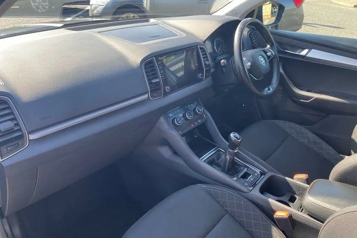 2022-skoda-karoq-10-tsi-se-big-17