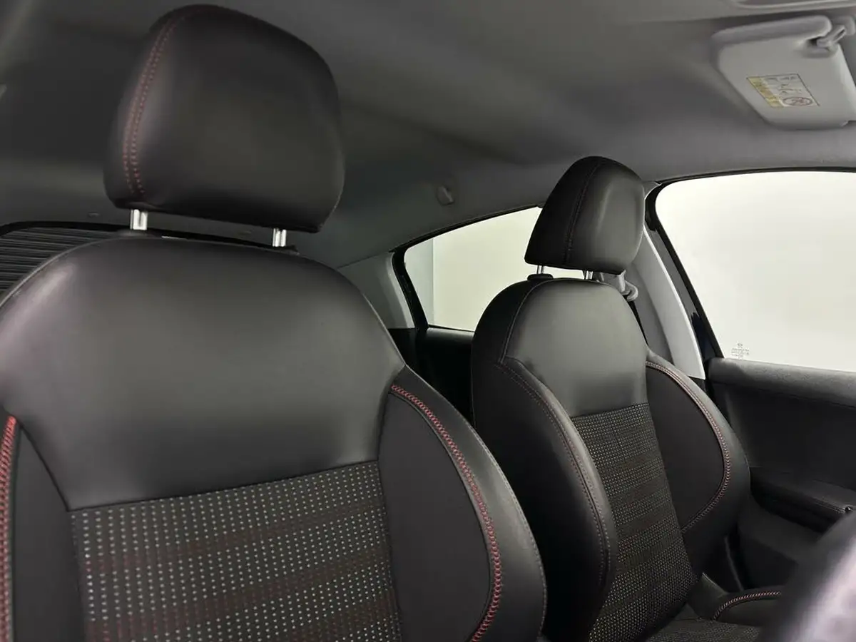 2016-peugeot-208-12-puretech-gt-line-5d-big-27