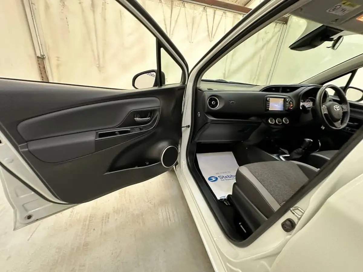 2019-toyota-yaris-15-vvt-i-y20-111bhp-1496cc-big-28