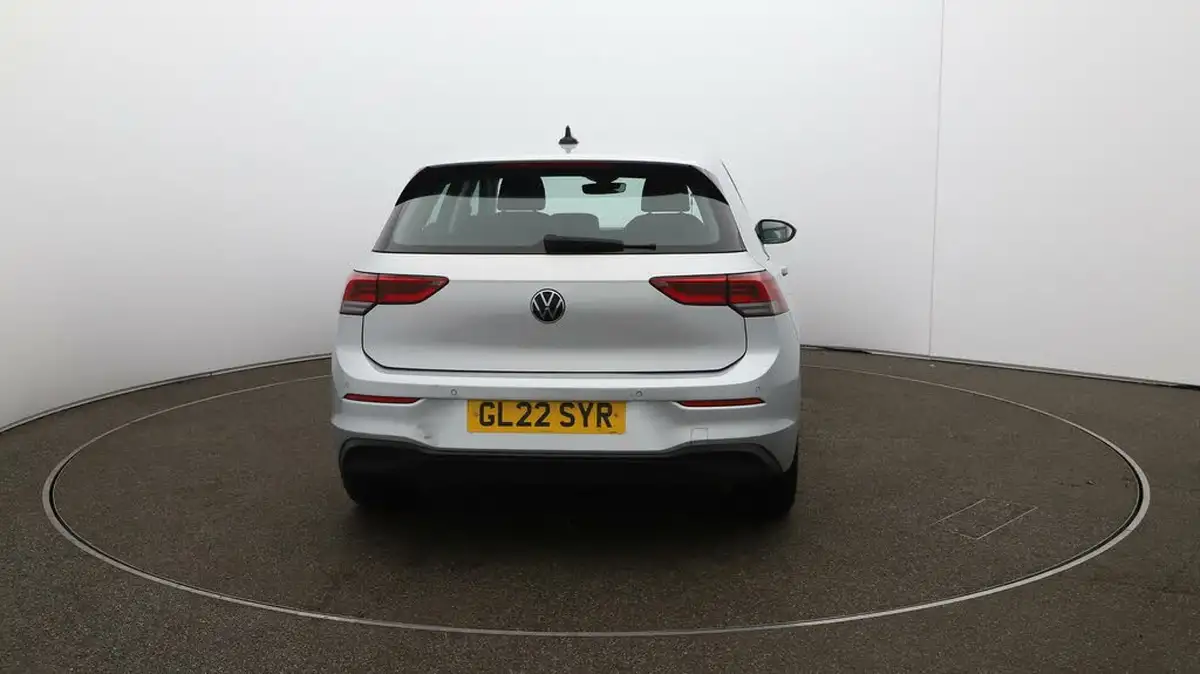 2022-volkswagen-golf-10-tsi-life-hatchback-big-48