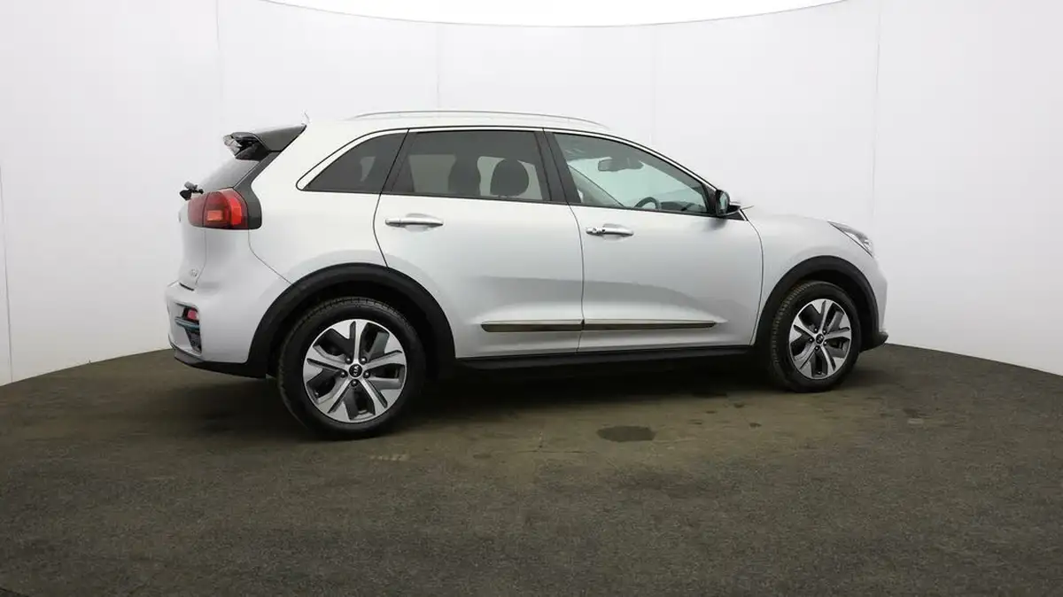 2021-kia-e-niro-ev-4-big-48