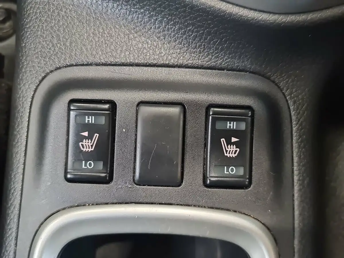 2021-nissan-navara-23dci-tt-tekna-8-navileather-auto-big-33