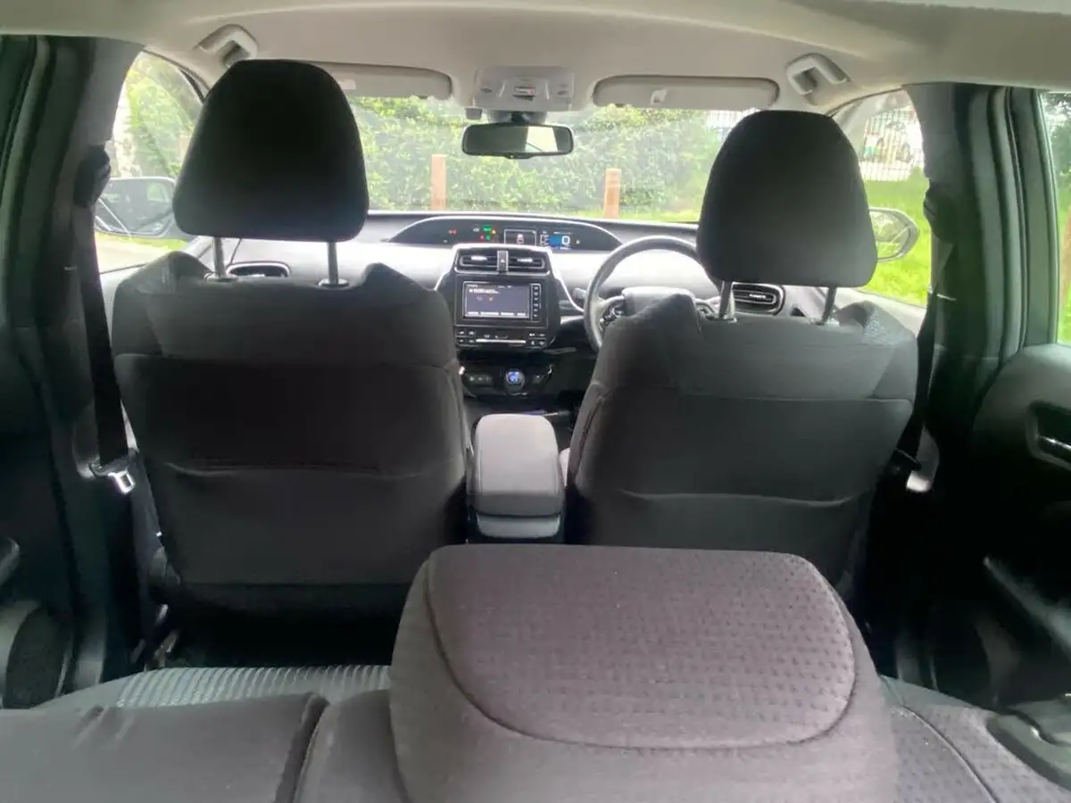 2019-toyota-prius-big-31