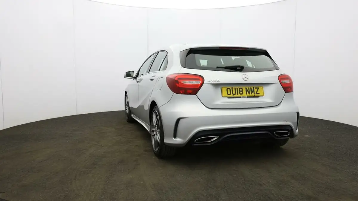 2018-mercedes-benz-a-class-16-a180-amg-line-ss-big-23