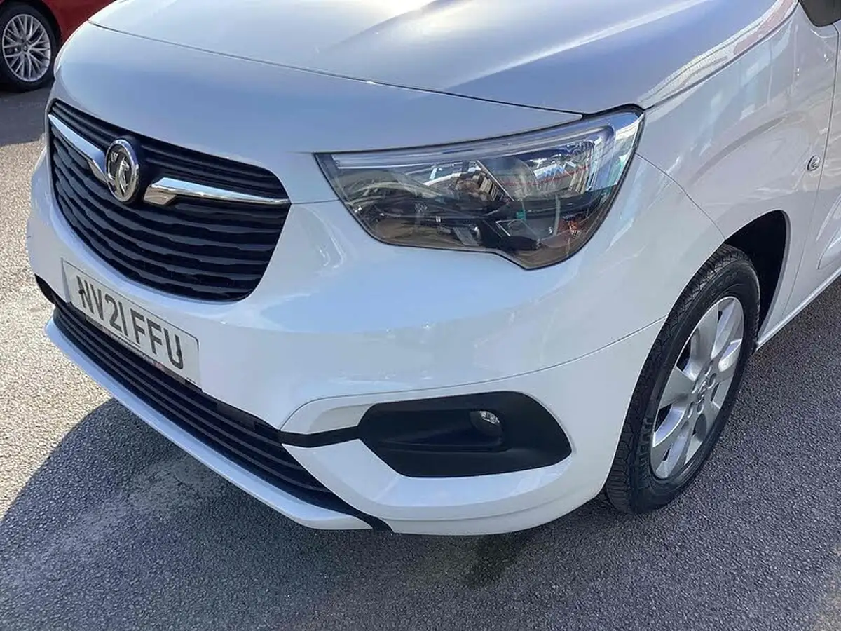 2021-vauxhall-combo-life-15-se-100ps-big-25