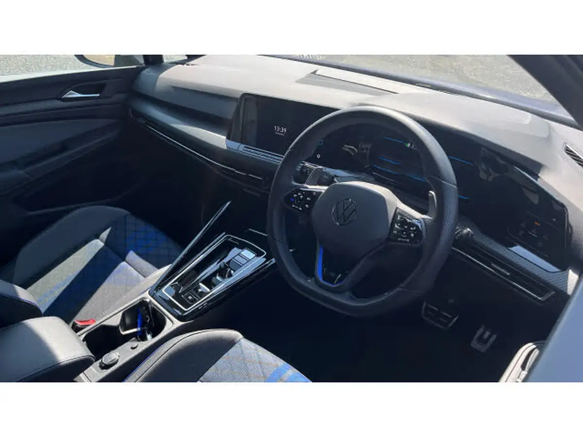 2023-volkswagen-golf-20-tsi-r-320ps-hatchback-big-10