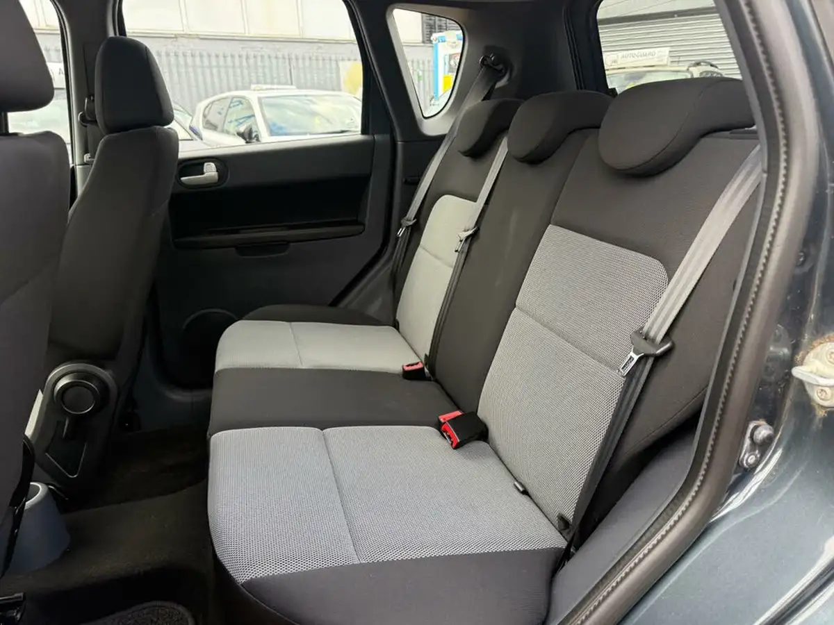 2010-mitsubishi-colt-13-cz2-5d-amt-big-40