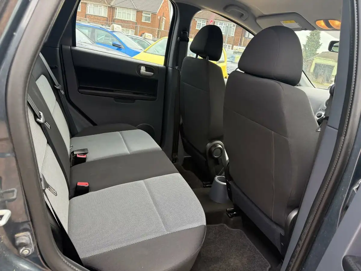 2010-mitsubishi-colt-13-cz2-5d-amt-big-16