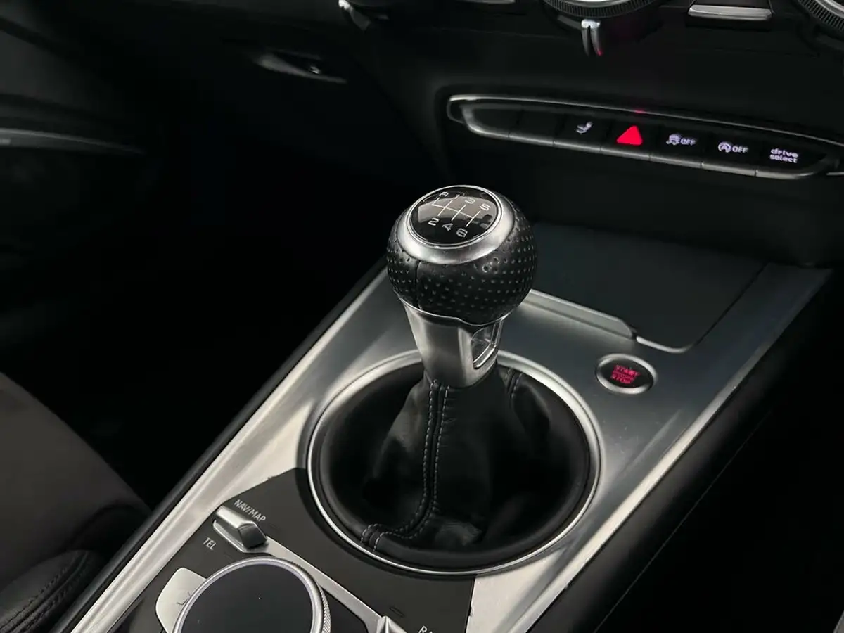 2015-audi-tt-coupe-20-tdi-s-line-big-24