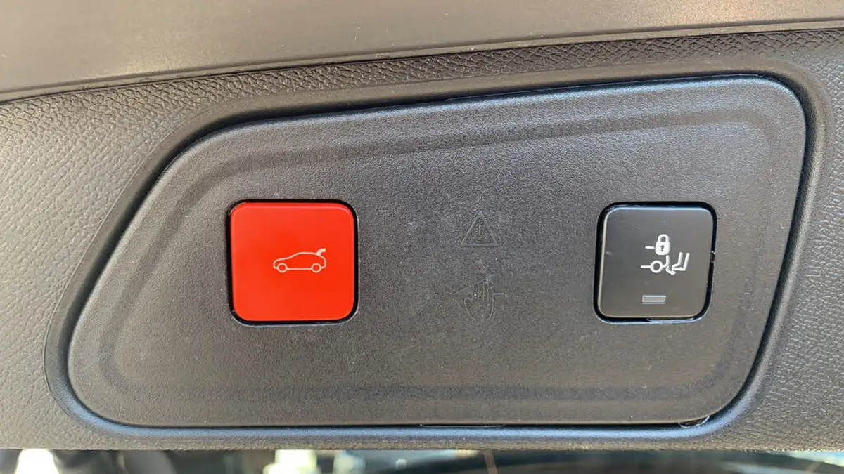 2022-peugeot-3008-suv-16-puretech-gt-premium-225bhp-hybrid-e-eat8-big-55