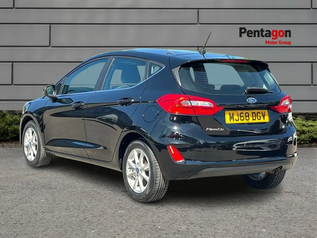 2018-ford-fiesta-10t-zetec-5d-big-1