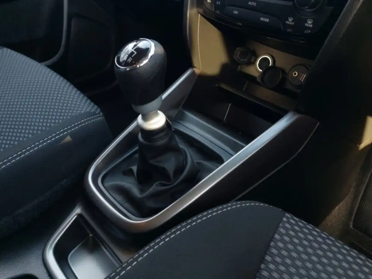 2022-suzuki-vitara-14-boosterjet-sz-t-big-14