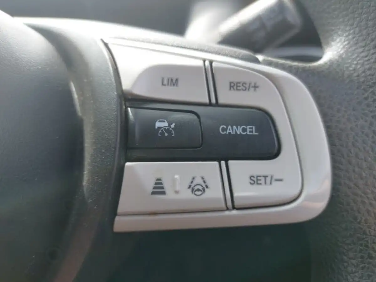 2021-honda-jazz-15-i-mmd-se-109ps-big-17