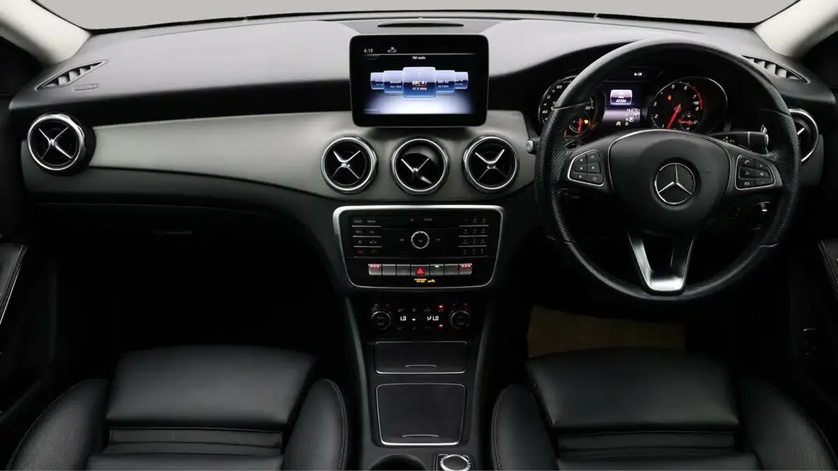 2018-mercedes-benz-gla-class-16-gla-200-sport-156ps-premiumss-7g-dct-big-12