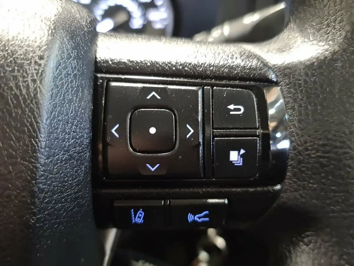 2021-toyota-hi-lux-24d-4d-active-150hpeu6dt-e-double-pick-up-big-28