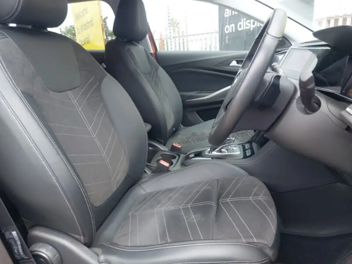 2023-vauxhall-grandland-15td-ultimate-big-18