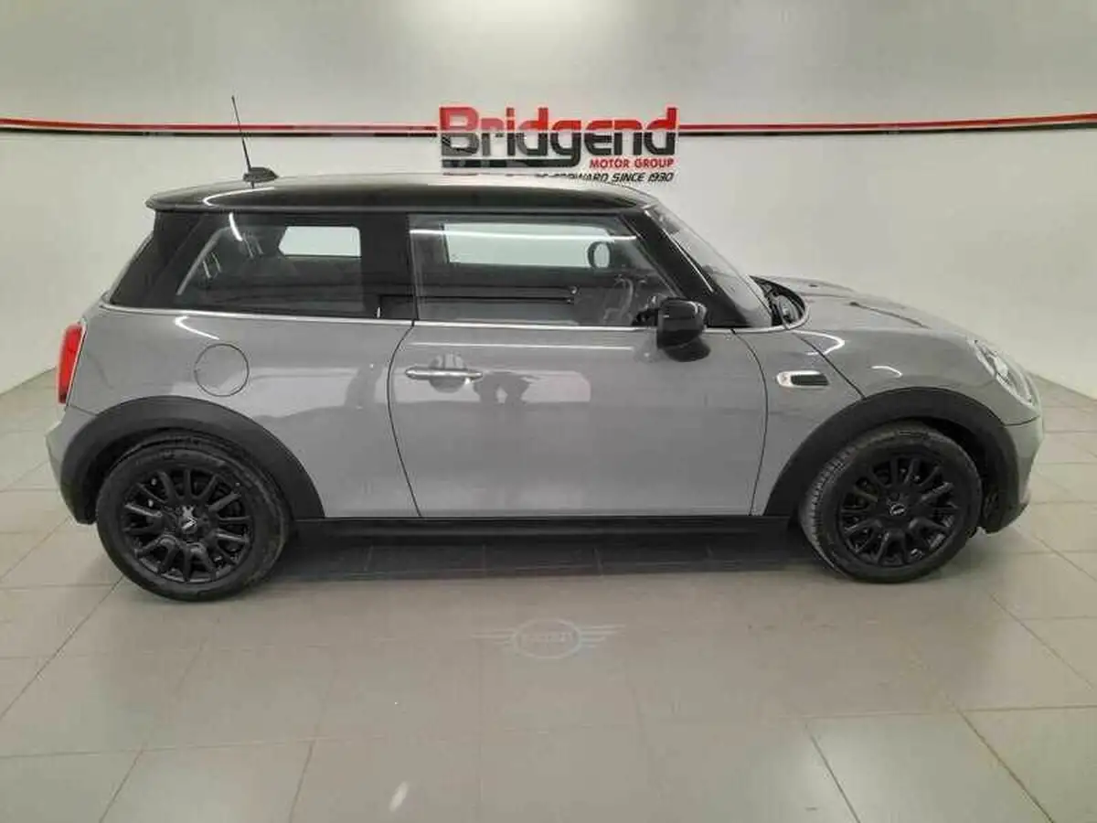 2019-mini-cooper-15-cooper-classic-hatchback-3d-big-11