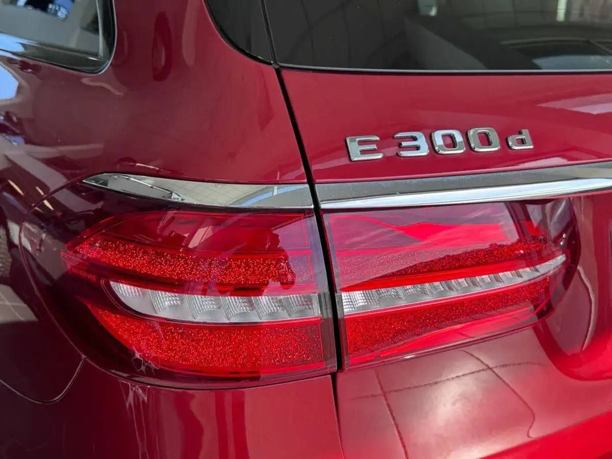 2020-mercedes-benz-e-class-20d-e300d-amg-line-edition-premium-plus-estate-5d-big-59