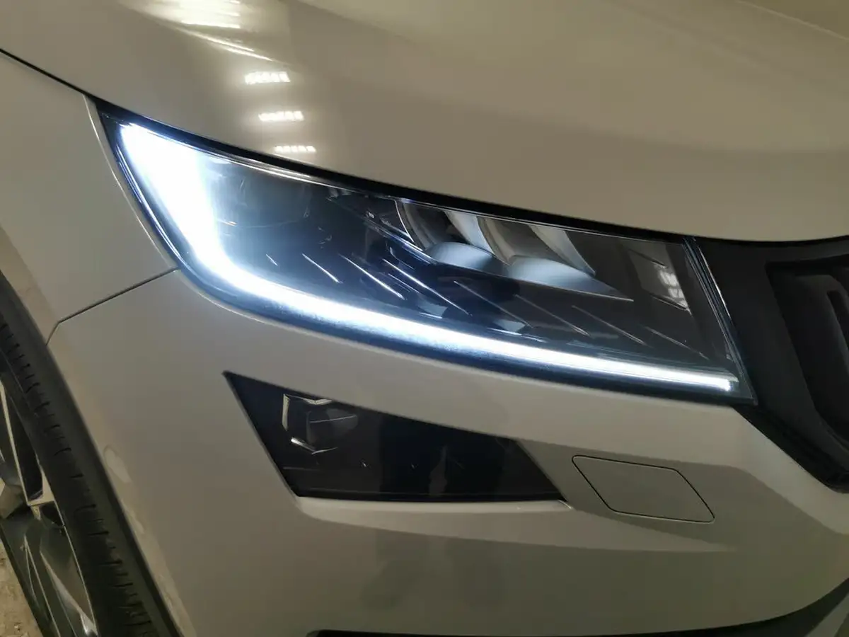 2021-skoda-kodiaq-15-tsi-sportline-big-20