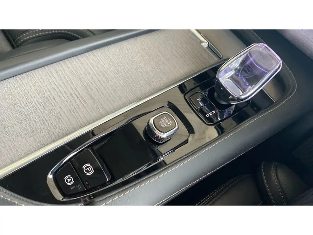 2024-volvo-xc90-20-t8-ultimate-dark-big-21
