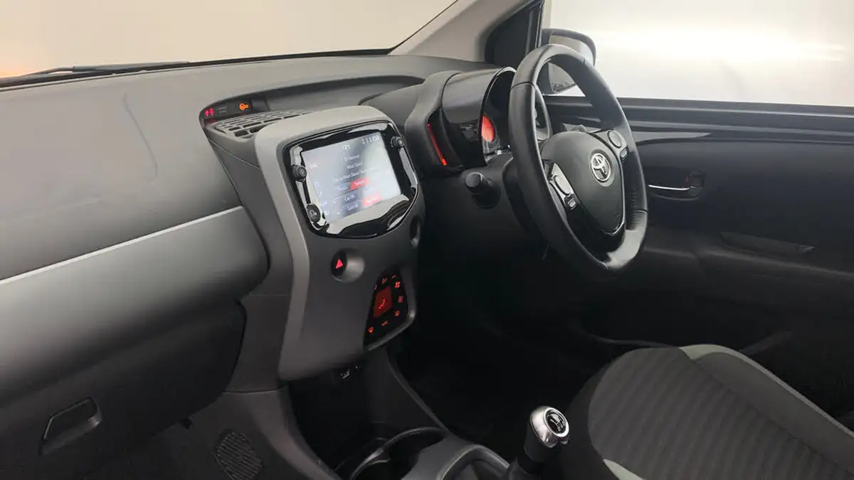 2019-toyota-aygo-10-vvt-i-x-trend-big-1