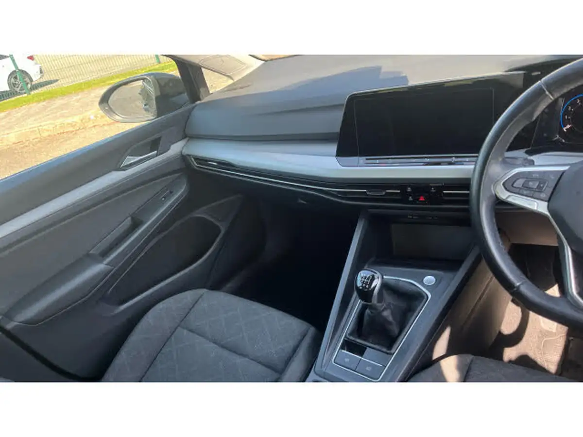2022-volkswagen-golf-15-tsi-life-130ps-hatchback-big-13