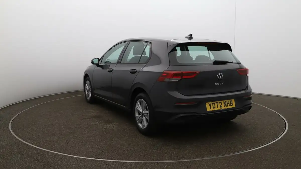 2022-volkswagen-golf-20tdi-life-hatchback-big-52