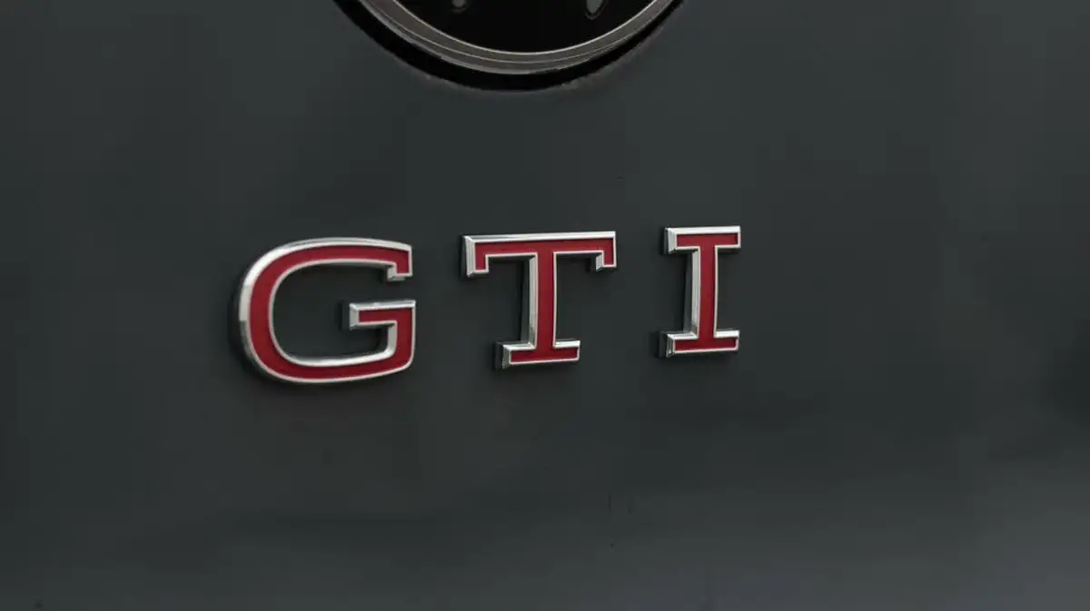 2021-volkswagen-golf-20-tsi-gti-dsg-big-22