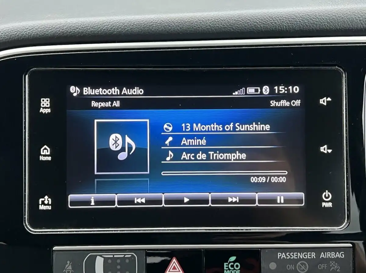 2018-mitsubishi-outlander-24-5h-phev-big-47