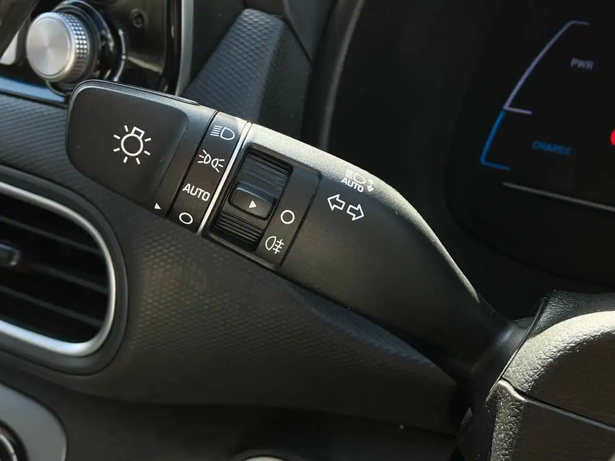 2020-hyundai-kona-e-premium-se-64kwh-105kw-obc-big-36
