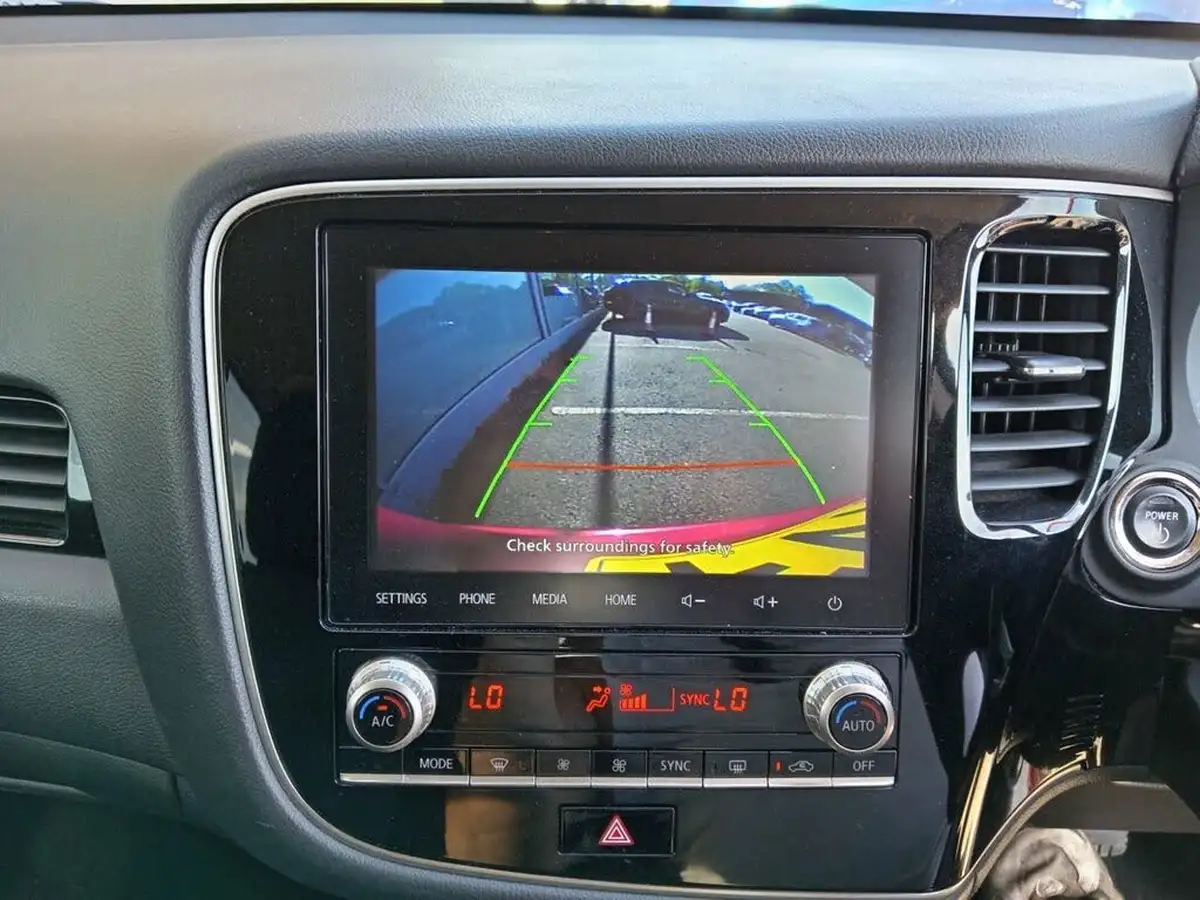 2021-mitsubishi-outlander-24-design-phev-big-1