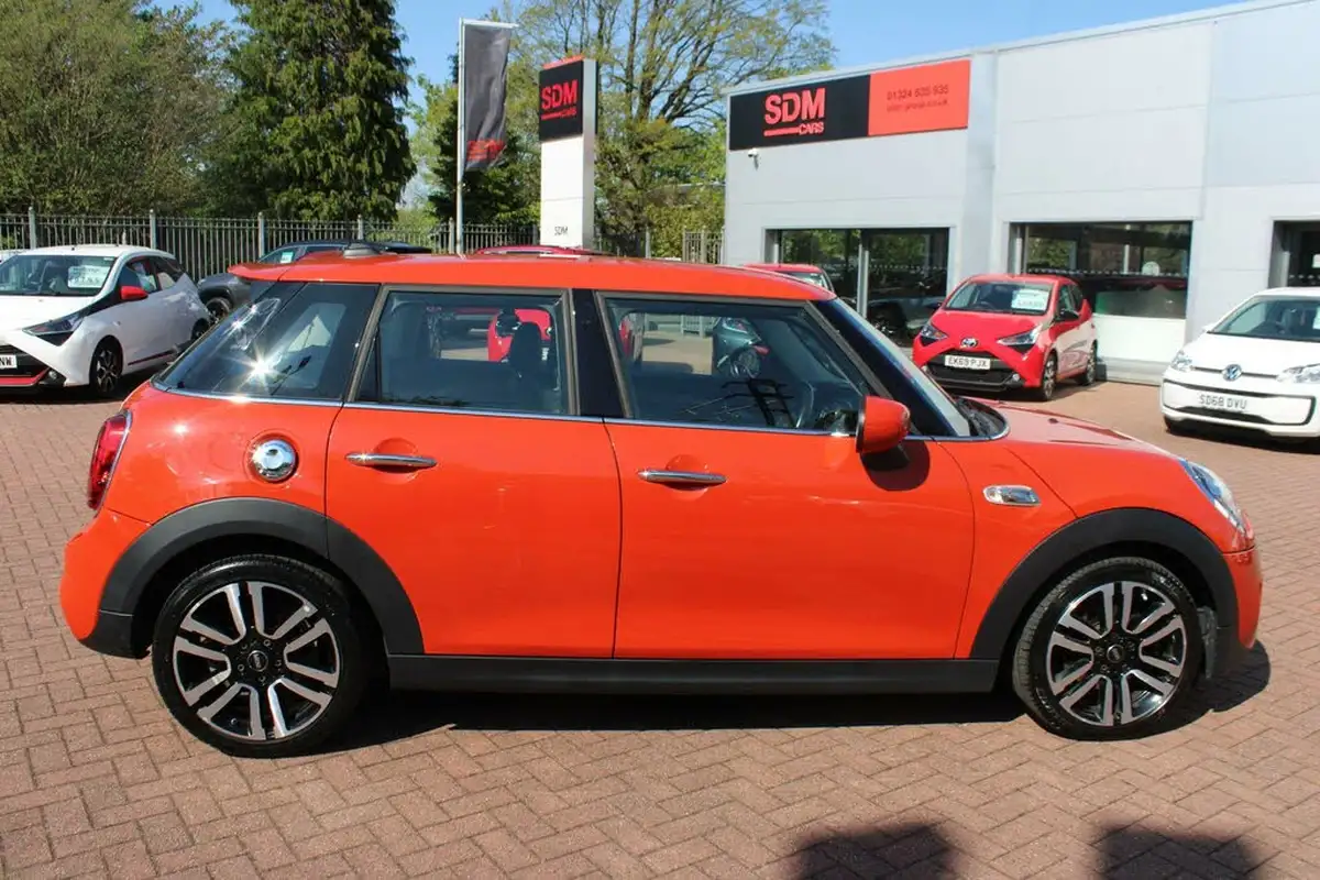2019-mini-cooper-20-cooper-s-exclusive-189bhp-hatchback-5d-big-3
