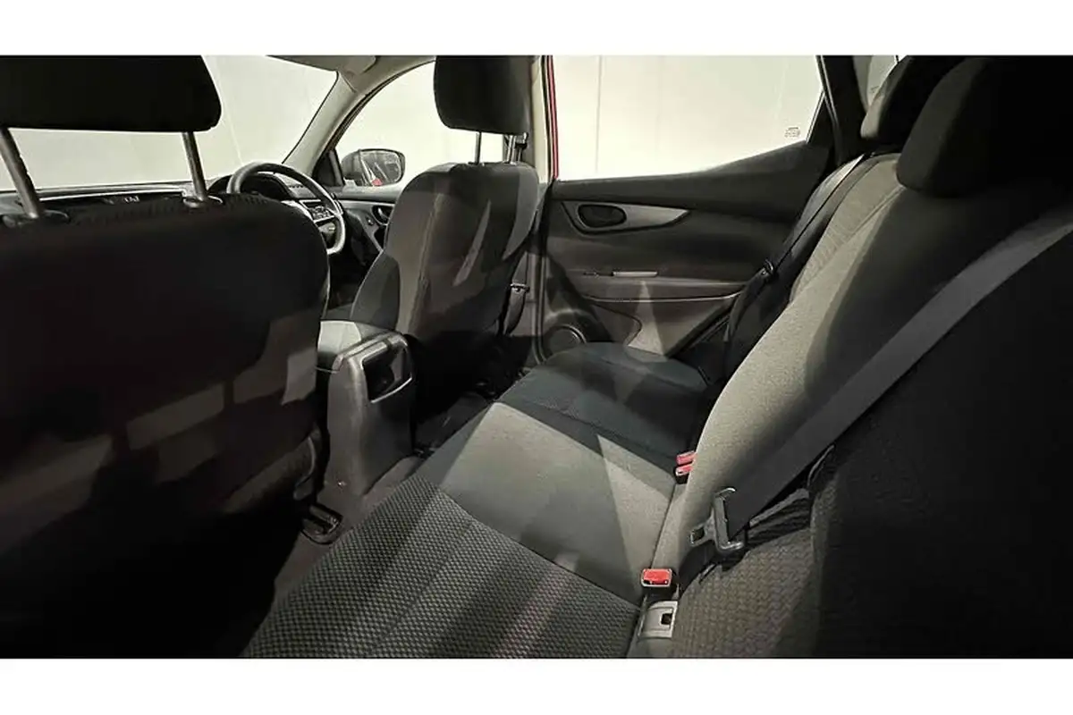 2018-nissan-qashqai-13-dig-t-visia-big-19