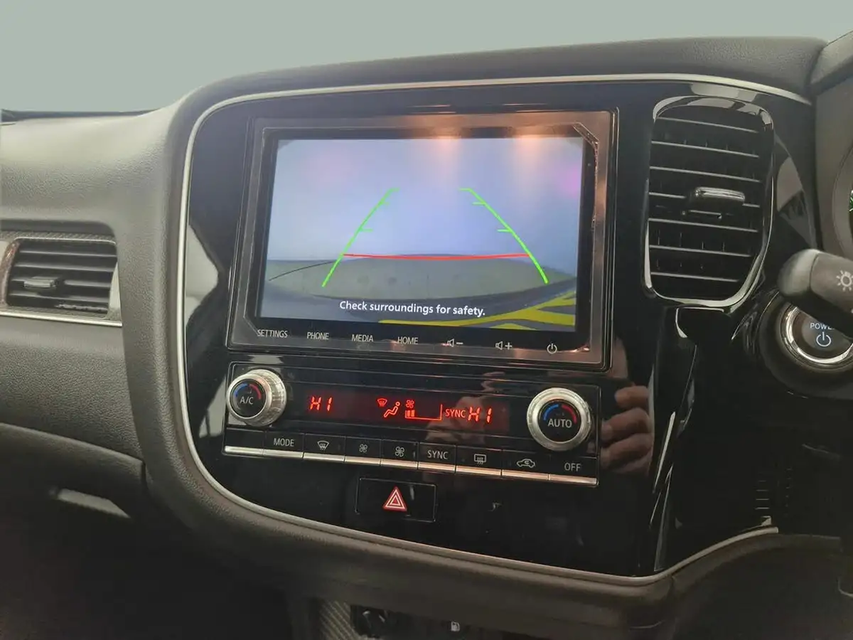 2021-mitsubishi-outlander-24-dynamic-phev-big-25