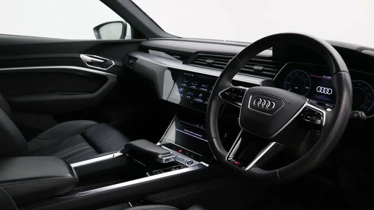 2021-audi-e-tron-50e-s-line-station-wagon-big-3