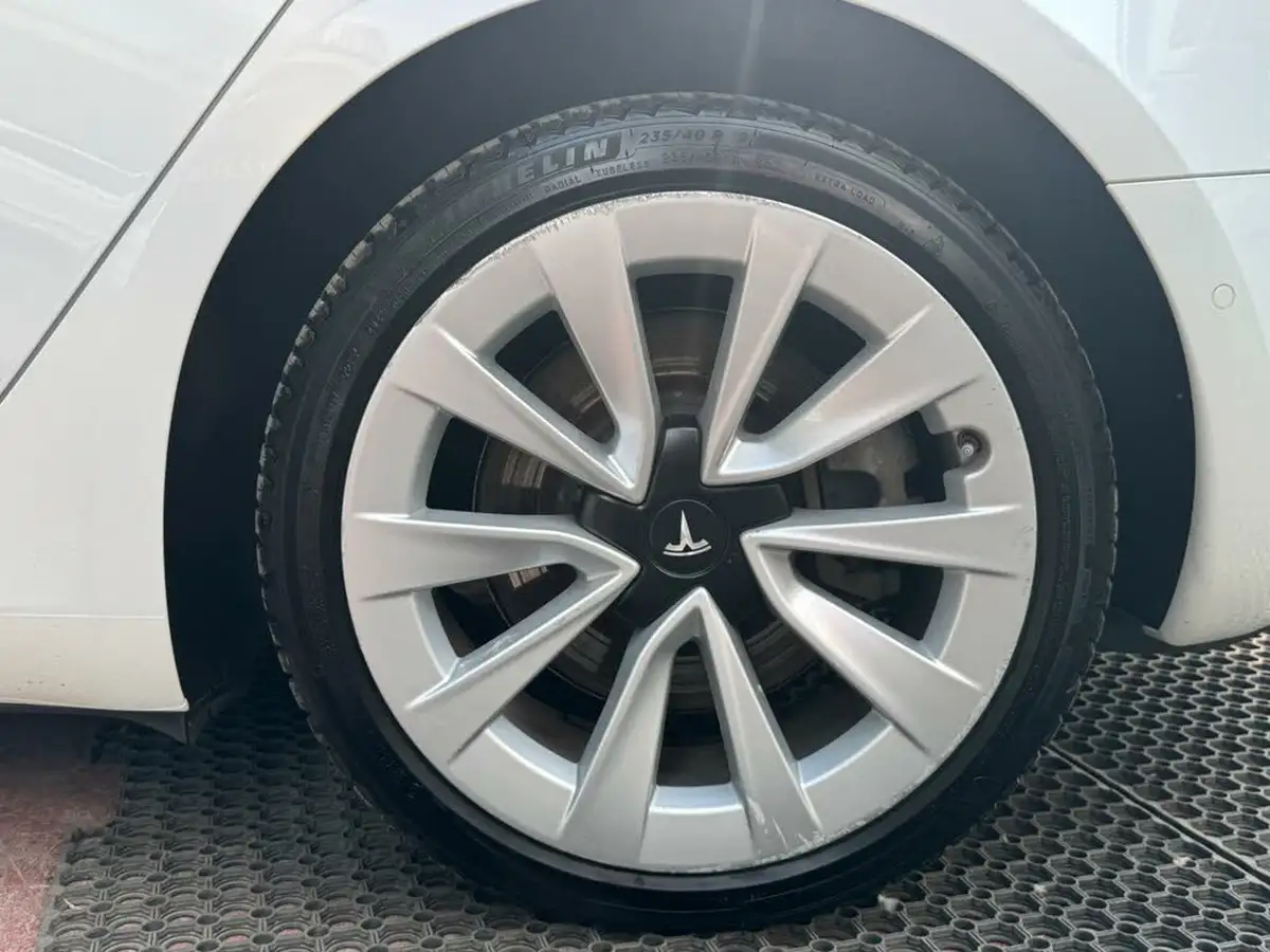 2021-tesla-model-3-e-long-range-awd-big-6