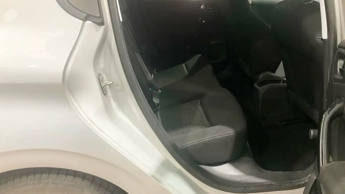2015-peugeot-208-16bluehdi-access-ac-5d-big-9