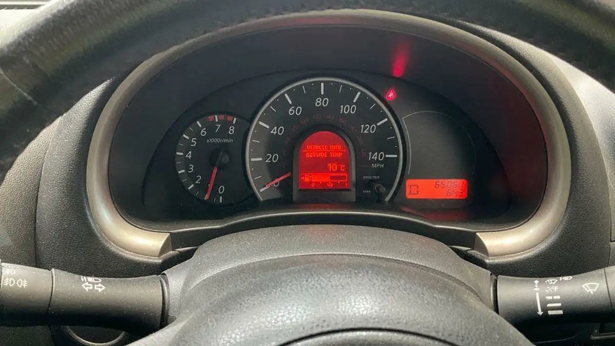 2011-nissan-micra-12-acenta-79bhp-5d-1198cc-cvt-big-6