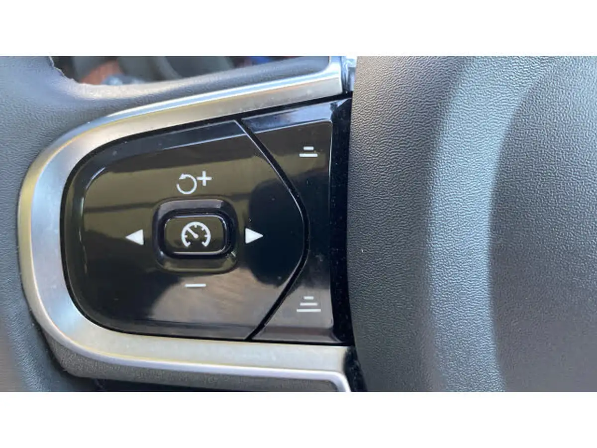 2024-volvo-xc60-20-b5-ultimate-big-17
