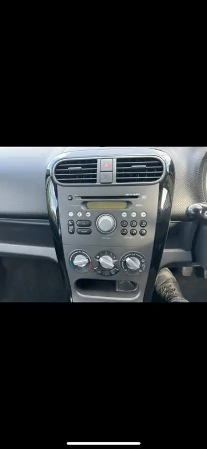 2014-suzuki-splash-10-sz3-big-13