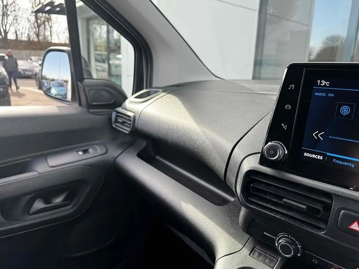 2020-peugeot-partner-15-bluehdi-1000-professional-100ps-eu6dt-panel-big-23