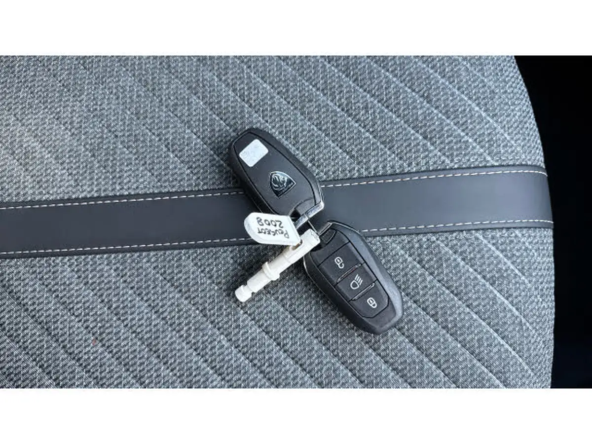 2024-peugeot-2008-suv-12-puretech-allure-130ps-big-19
