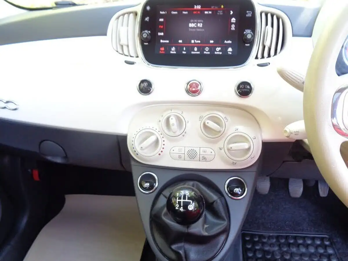 2017-fiat-500-12-lounge-big-9